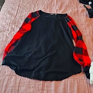 Black and red plaid long sleeve t-shirt